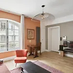 Dans Hotel Particulier Le Marais Paris By Weekome
