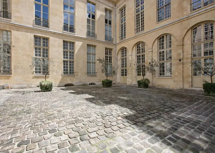 Dans Hotel Particulier Le Marais Paris By Weekome